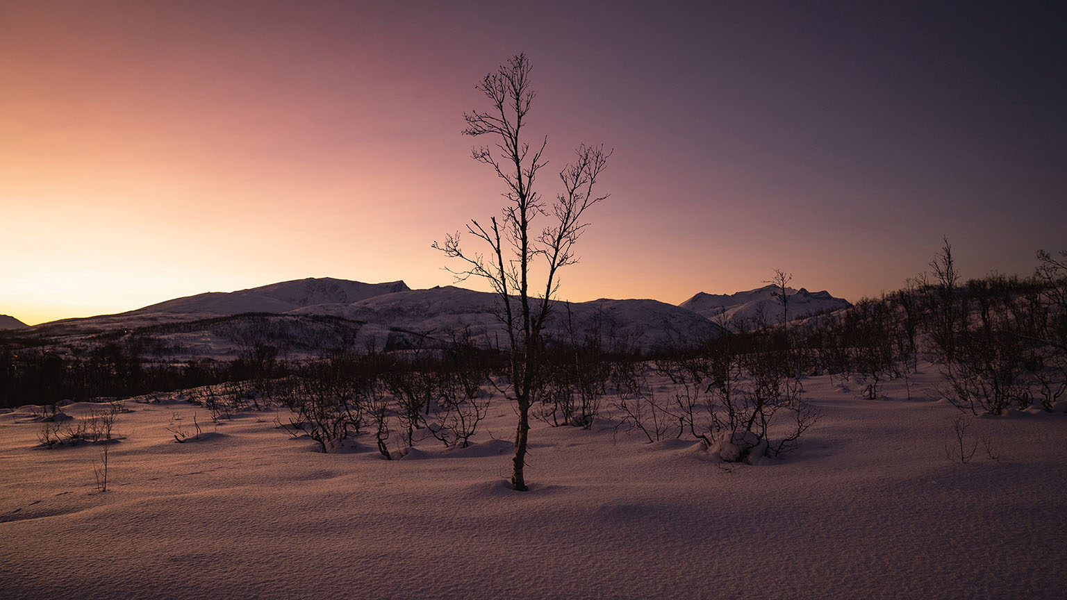 Photo of a sunset in Norway